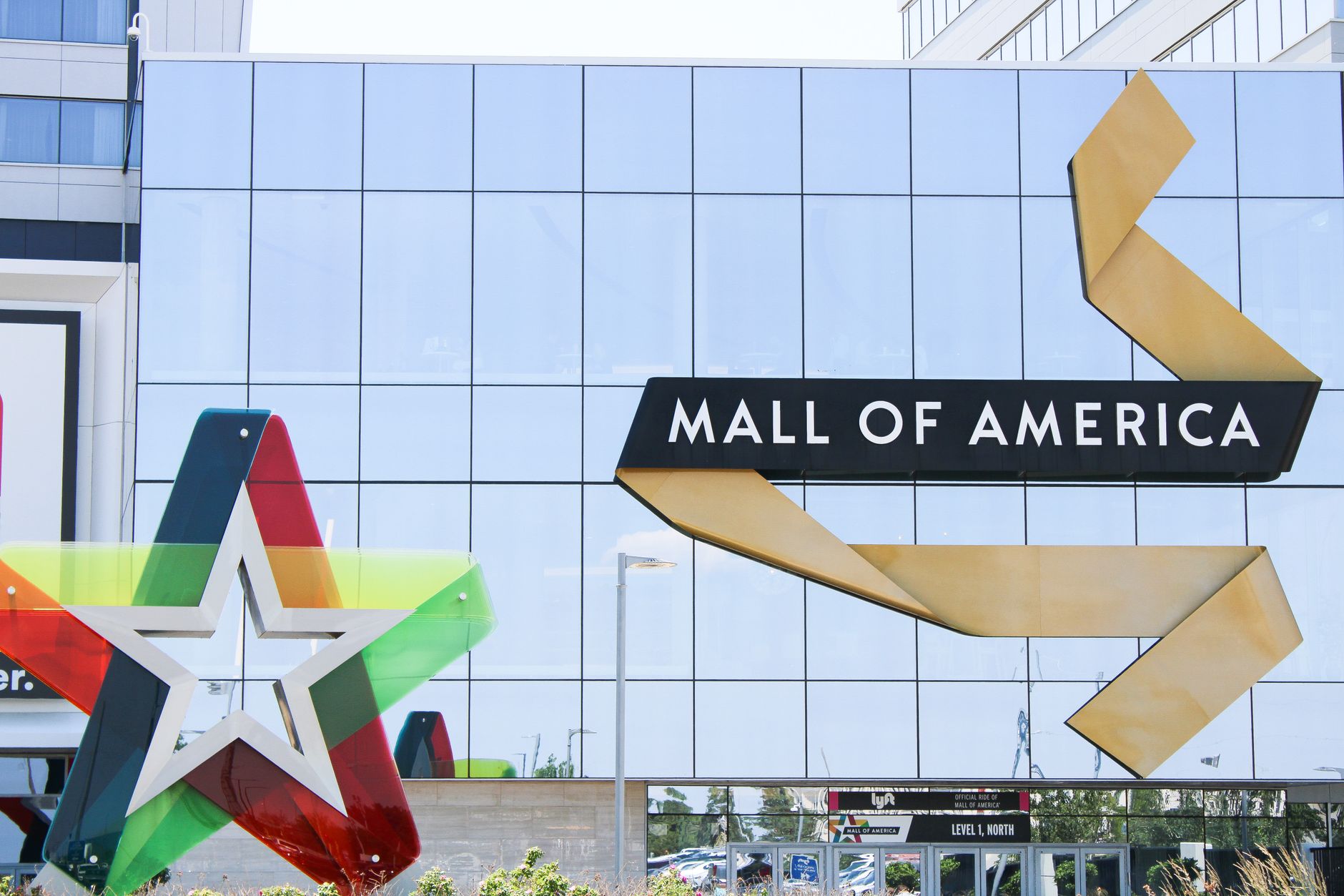 police response to Colorado mall shooting on Christmas Eve