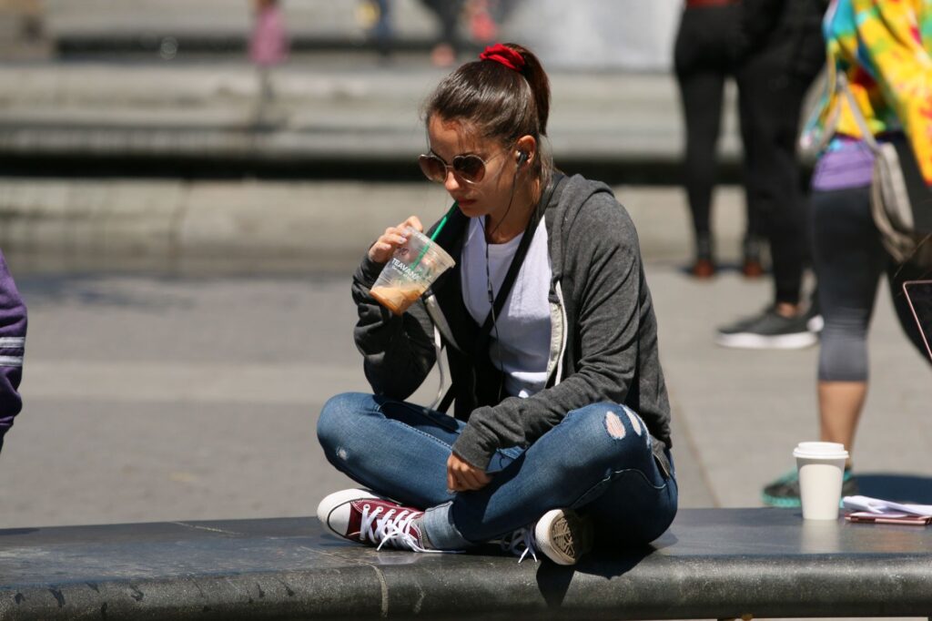 infographic showing binge drinking public health consequences in American cities