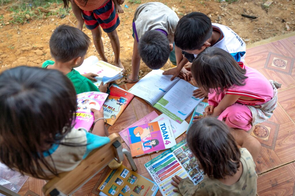 young children reading books in a Texas school literacy program