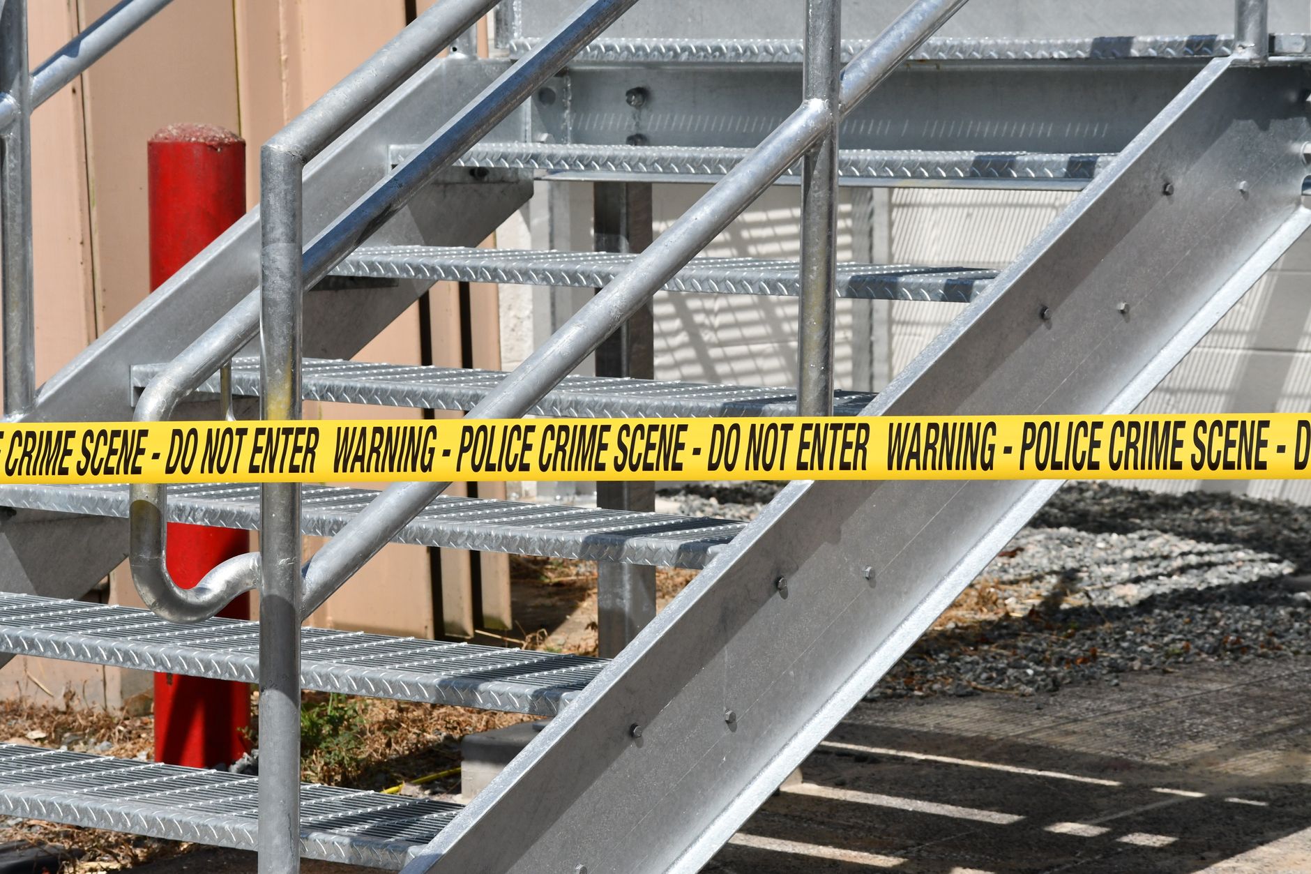 police officers at a Northeast DC crime scene related to a robbery investigation
