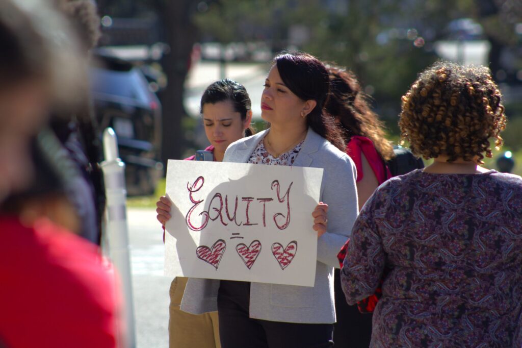 community health workers discussing alcohol awareness in a Texas city