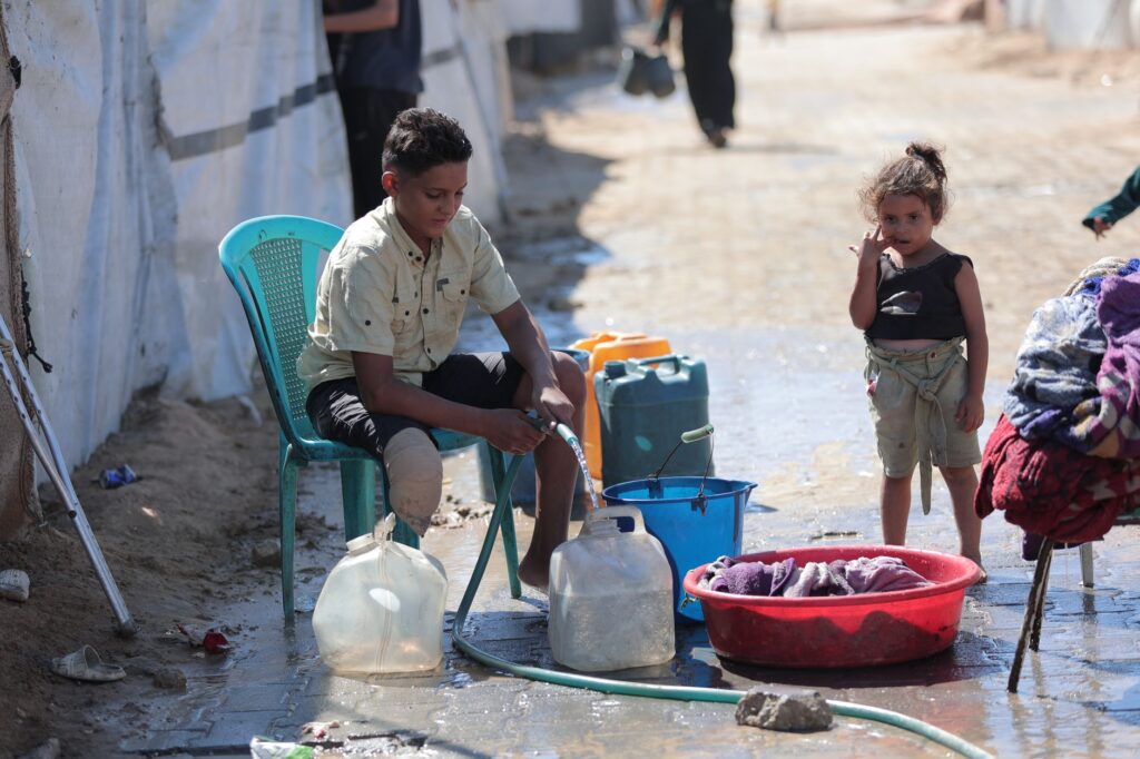 ceasefire truce allows aid delivery to Gaza civilians hostage crisis