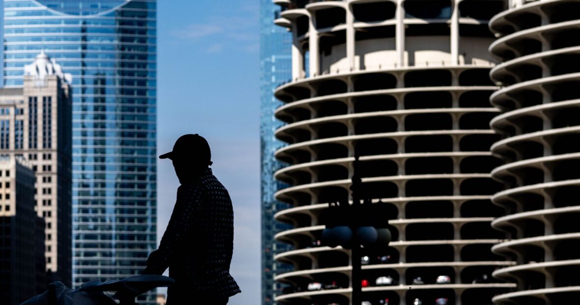 Chicago Illinois minimum wage workers downtown skyline