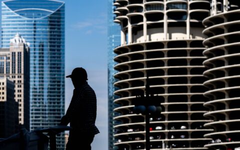 Chicago Illinois minimum wage workers downtown skyline