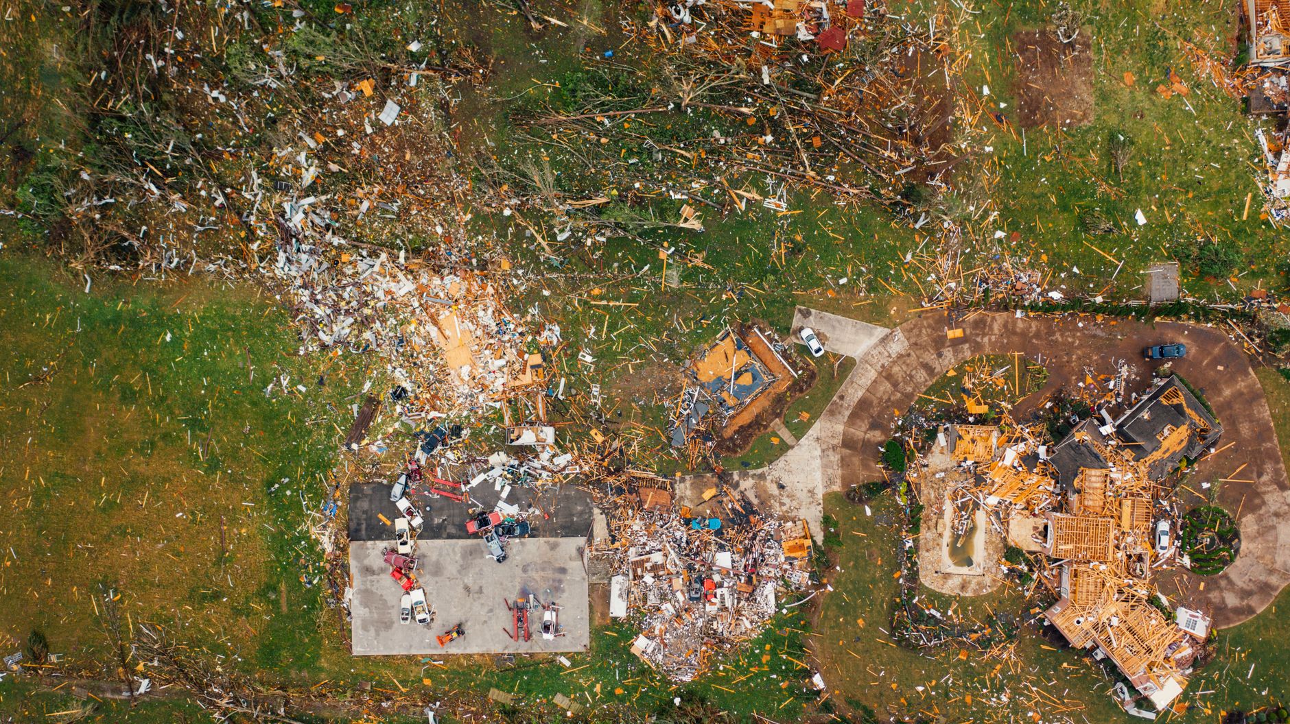 massive hailstorm and tornado warning threatening American communities
