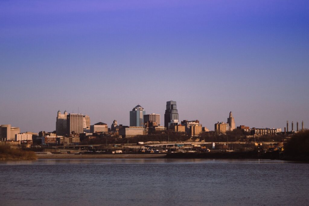 Kansas City skyline representing the city with the highest weed selling rate in Missouri