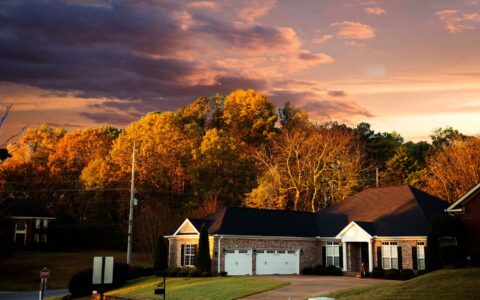 scenic view of a safe Alabama neighborhood community