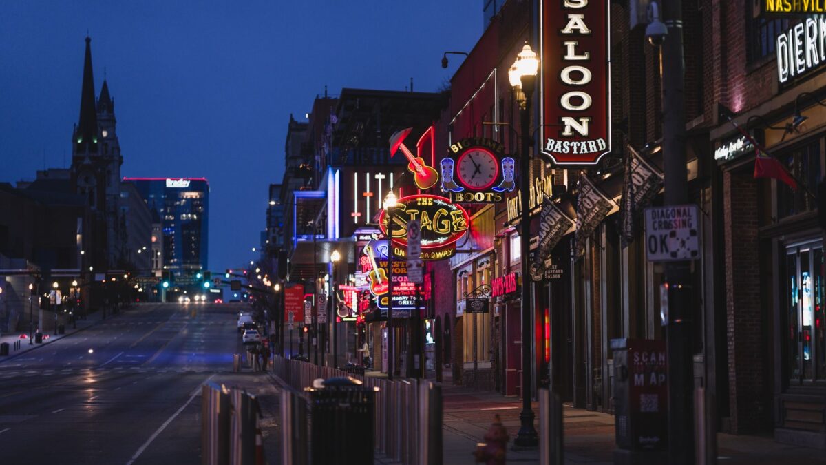 Neon signs on Broadway in downtown Nashville, Tennessee at night