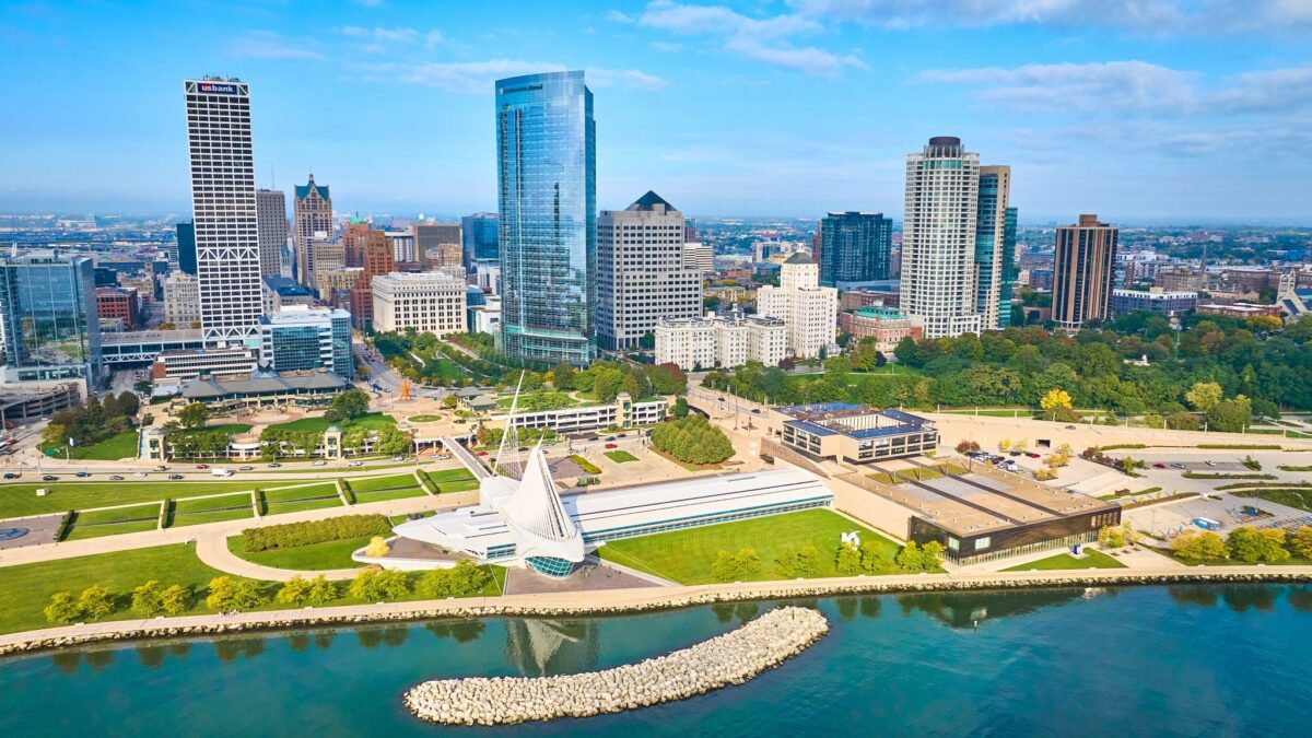 Milwaukee lakefront skyline at dusk
